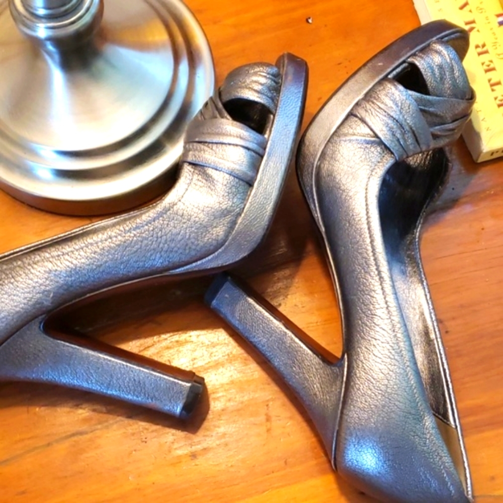 Cole Hann 8.5 Silver peep toe heels Cole H…